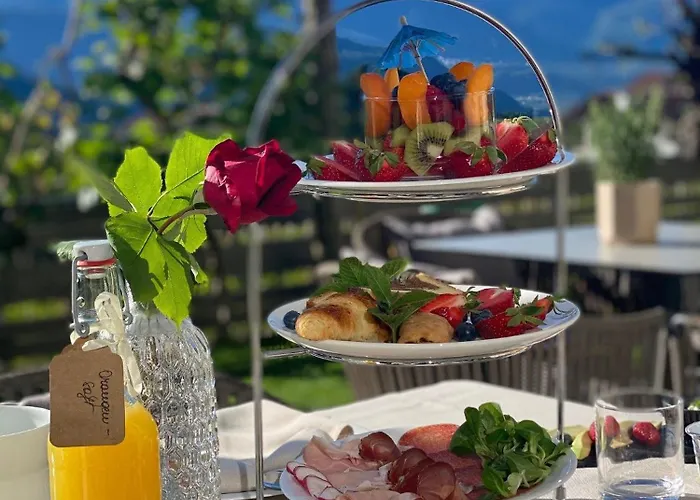 Haus Gregori Modern & Central Stay In Vineyard With Rooftop & Served Breakfast Caldaro